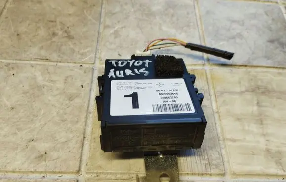 Toyota Auris 150 Door control unit/module 8974102100 S0000003645