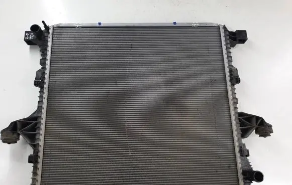 Volkswagen Amarok Coolant radiator 2H0121253A 17576AA 0010839202