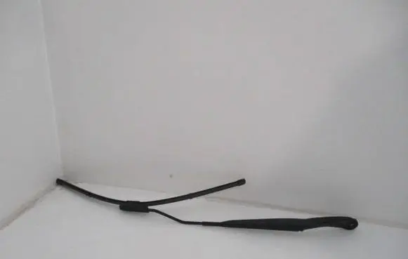 Renault Megane II Front wiper blade arm 8200417218