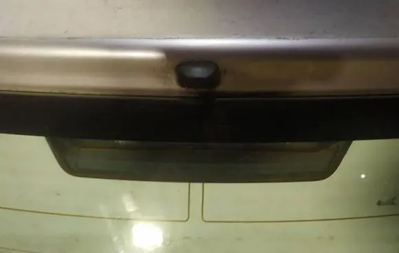 Toyota Yaris Third/center stoplight