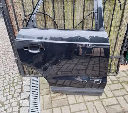 Audi Q3 8U Rear door