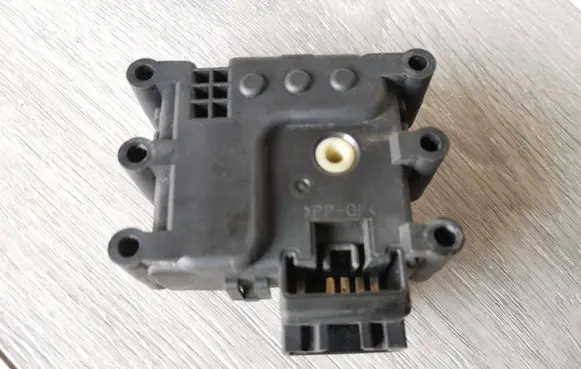 Mazda 3 I A/C air flow flap actuator/motor 
