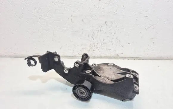 Alfa Romeo 159 Generator/alternator bracket 55197248
