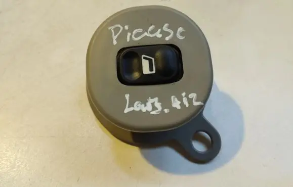 Citroen Xsara Picasso Quarter vent window switch 9638569277