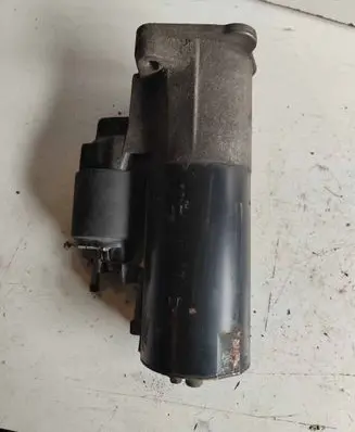 Volkswagen PASSAT B5.5 Starter motor 0001124020