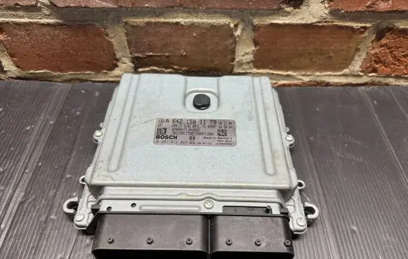 Mercedes-Benz E W211 Engine control unit/module A6421501179 0281012029