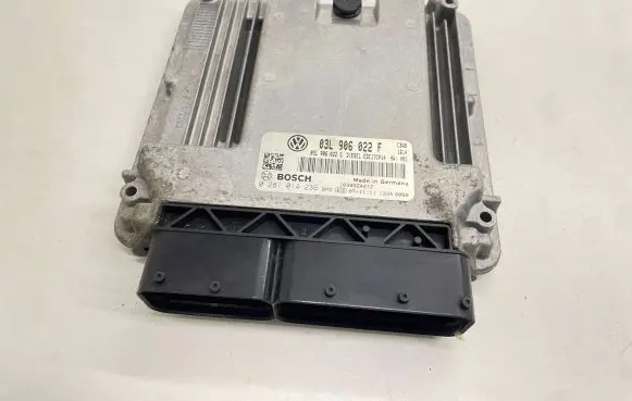 Volkswagen Tiguan Engine control unit/module 03L906022F