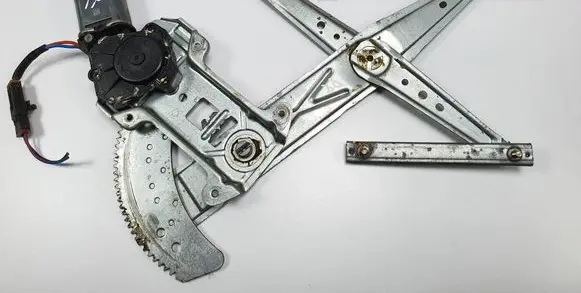 Nissan Micra Front door window regulator with motor K11