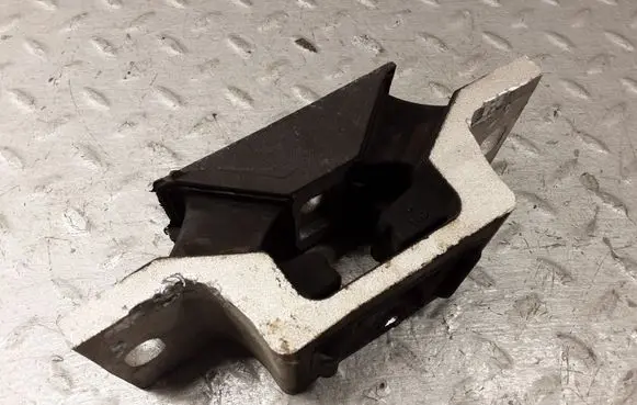 Renault Master III Gearbox mount 8200676857