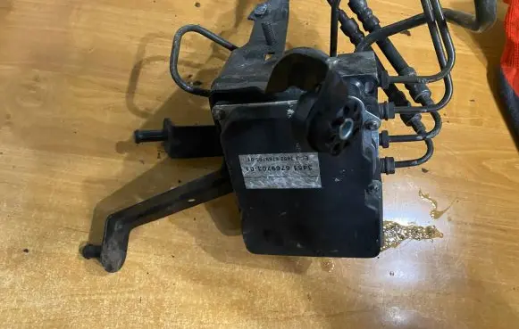 BMW 5 E60 E61 ABS Pump 34516769703 3451676970301 0265234134