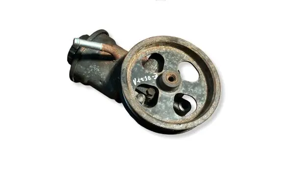 Toyota Corolla Verso E121 Power steering pump 