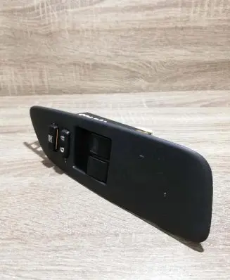 Toyota Auris 150 Electric window control switch 7423102540