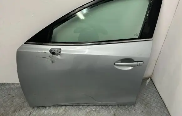 Mazda 3 III Front door