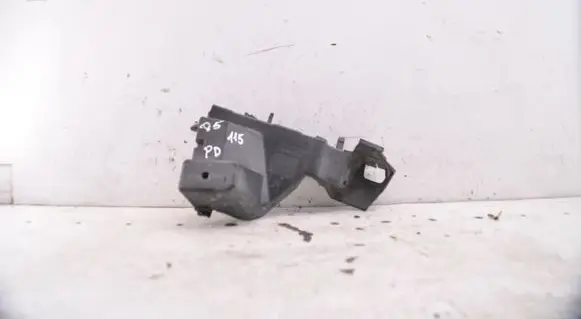 Audi Q5 SQ5 8R Front bumper mounting bracket 8R0807284C