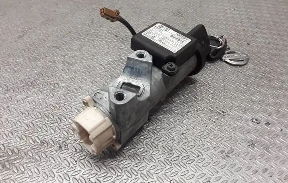 Nissan X-Trail T30 Ignition lock 5WK48042A 28590C9902