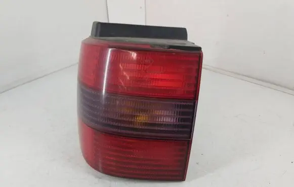 Volkswagen PASSAT B4 Rear/tail lights 394129