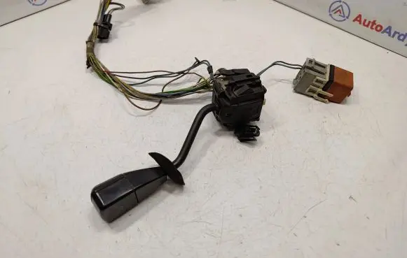 BMW 5 E34 Indicator stalk 1382857 61311382857