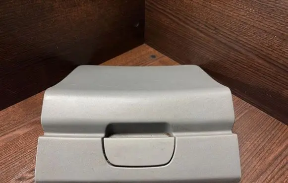 Iveco Daily 4th gen Glove box set 5801258670 3802519