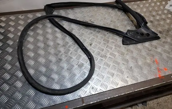 Audi A5 8T 8F Rubber seal front coupe door 8T0837911