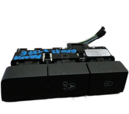 Seat Arona Tailgate/trunk/boot open switch