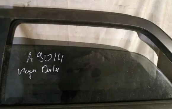 Dodge Magnum Rear door window glass