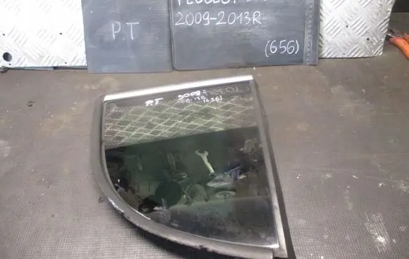 Peugeot 3008 I Rear vent window glass 