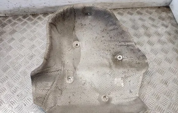 Audi A8 S8 D4 4H Heat shield in engine bay 4H0825711C
