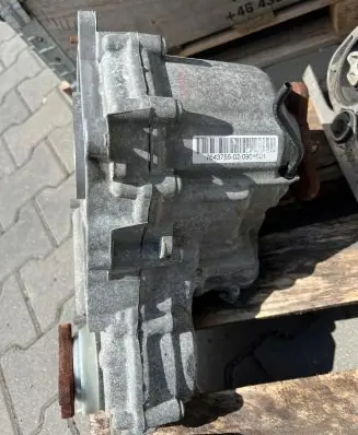BMW X1 E84 Gearbox transfer box case 7643755