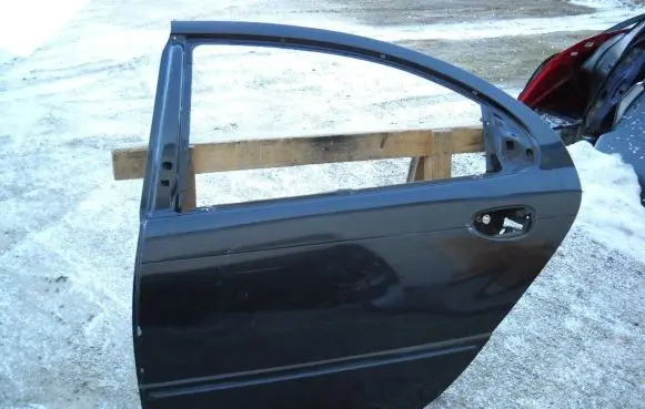 Chrysler 300M Rear door