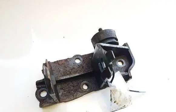 Toyota Corolla Verso AR10 Engine mounting bracket 