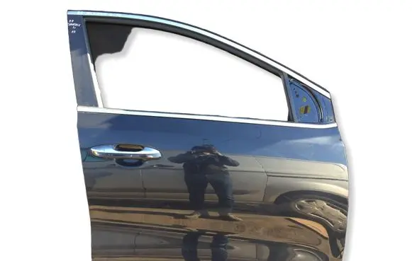 KIA Sportage Front door 