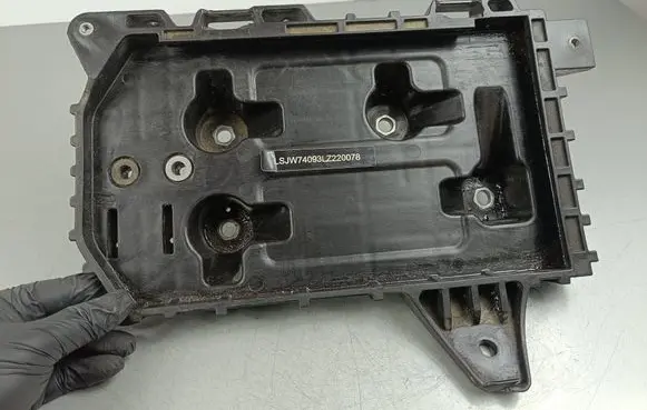 MG ZS Battery tray 10489999