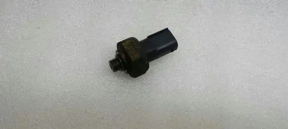 BMW 7 E65 E66 Air conditioning (A/C) pressure sensor 8370623