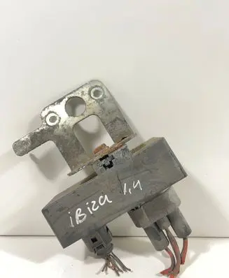 Seat Ibiza IV (6J,6P) Coolant fan relay 898967000 1J0912506M