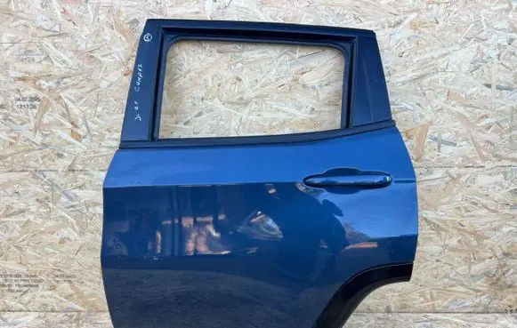Jeep Cherokee III KJ Rear door 
