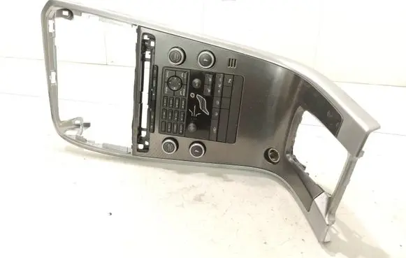 Volvo XC60 Climate control unit 30782903 10W25E04 M3242100342