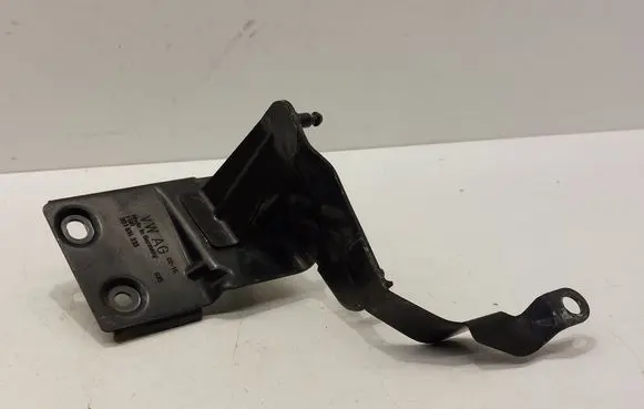 Volkswagen PASSAT B8 ABS pump bracket 3Q1614235