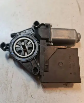 Volkswagen Touran I Front door window regulator motor 1T0959701E 1K0959793K 402027B