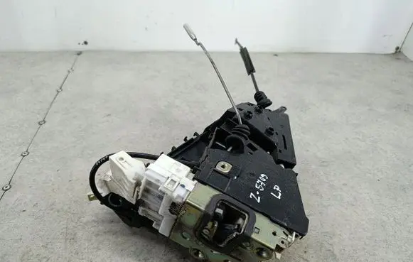 Mercedes-Benz A W169 Front door lock 