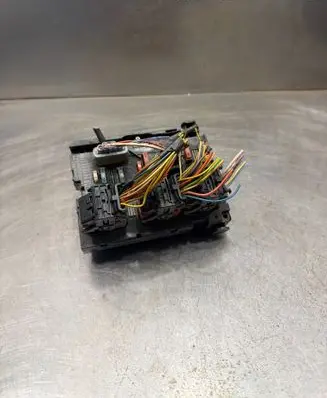Peugeot 307 Fuse module 9664055580