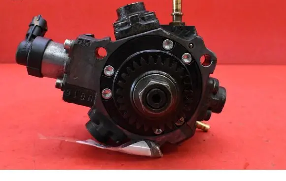 Nissan X-Trail T32 Fuel injection high pressure pump 167008960R