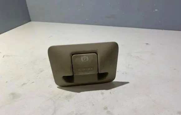 Volvo XC60 Hand parking brake switch 31334638 11W40K