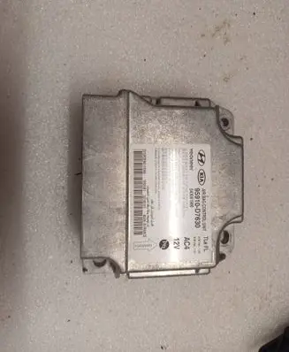 Hyundai Tucson TL Airbag control unit/module 95910D7630 643041900
