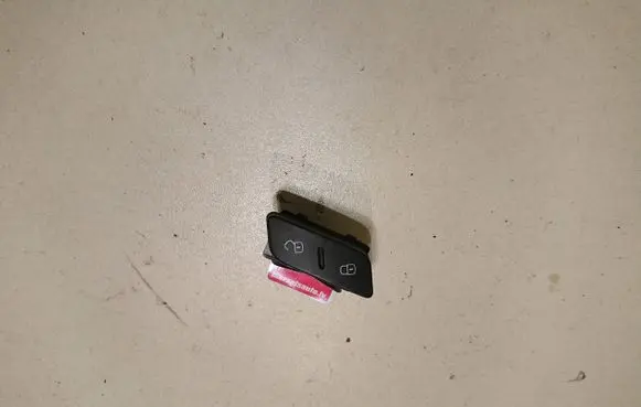Volkswagen PASSAT B7 Central locking switch button 3AA962125
