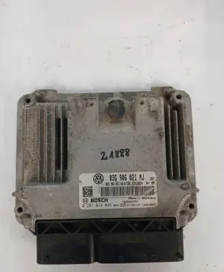 Volkswagen Touran II Engine control unit/module 03G906021MJ 03G906021AB 0281014045