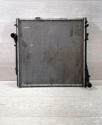 BMW 5 E39 Coolant radiator 220224 60788A 2021W24
