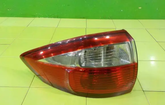 Ford C-MAX II Rear/tail lights 89502671