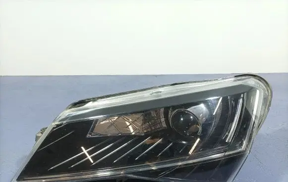 Skoda Superb B8 (3V) Headlight/headlamp 3V1941017A