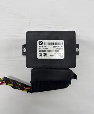 BMW 5 F10 F11 Hand brake control module 6798113 23122010 32620231A