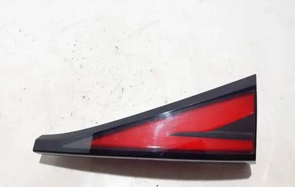 Tailgate rear/tail lights